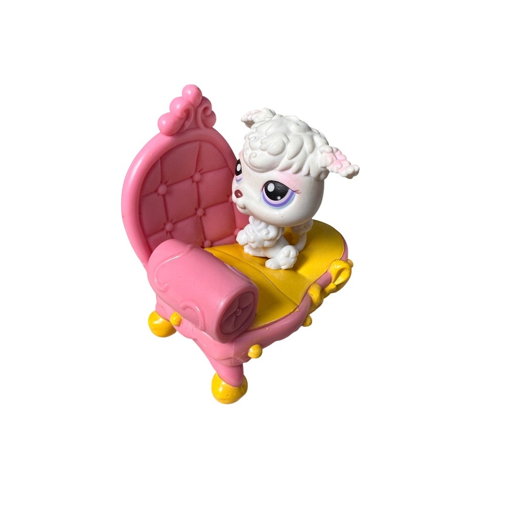 Hasbro‎ Littlest Pet Shop Lamb Sheep #101 White Pink Purple Eyes Chaise Lounge